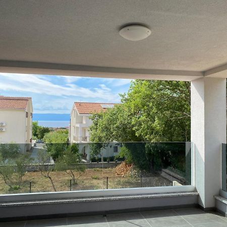 Apartmani Grgic On The Adress Branka Fucica 96 Malinska Εξωτερικό φωτογραφία