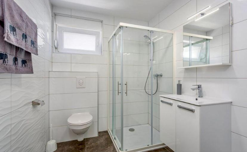 Apartmani Grgic On The Adress Branka Fucica 96 Malinska Εξωτερικό φωτογραφία