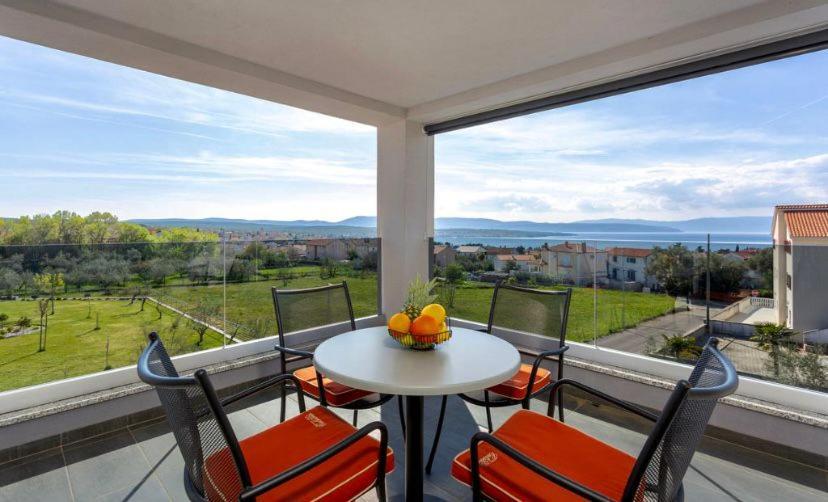 Apartmani Grgic On The Adress Branka Fucica 96 Malinska Εξωτερικό φωτογραφία